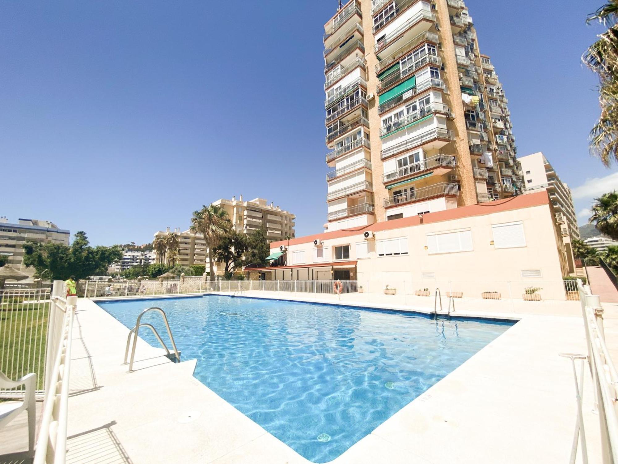 Vistas Al Mar A 1 Min De Playa Con Parkig Gratis Lejlighed Benalmádena Eksteriør billede