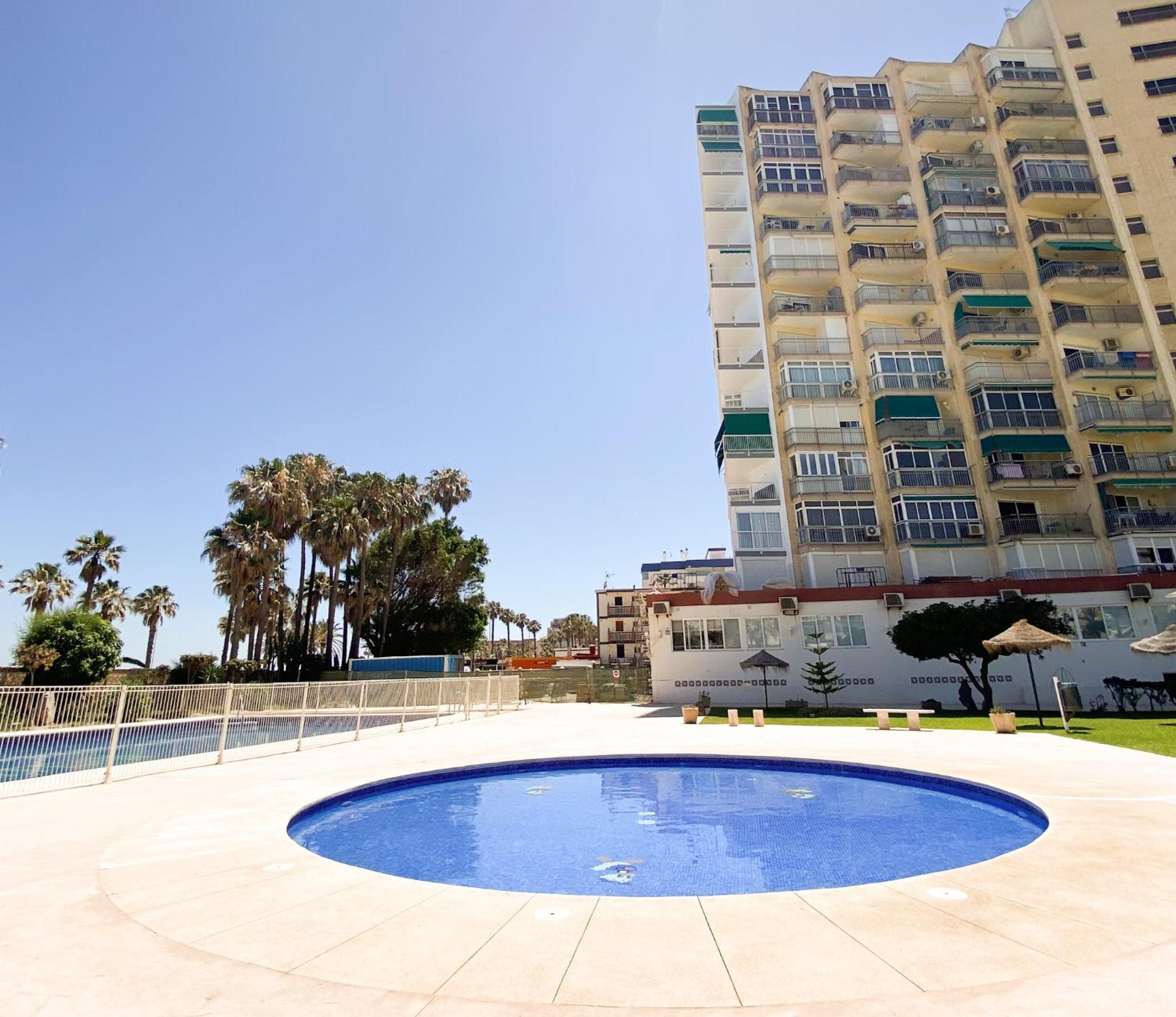 Vistas Al Mar A 1 Min De Playa Con Parkig Gratis Lejlighed Benalmádena Eksteriør billede